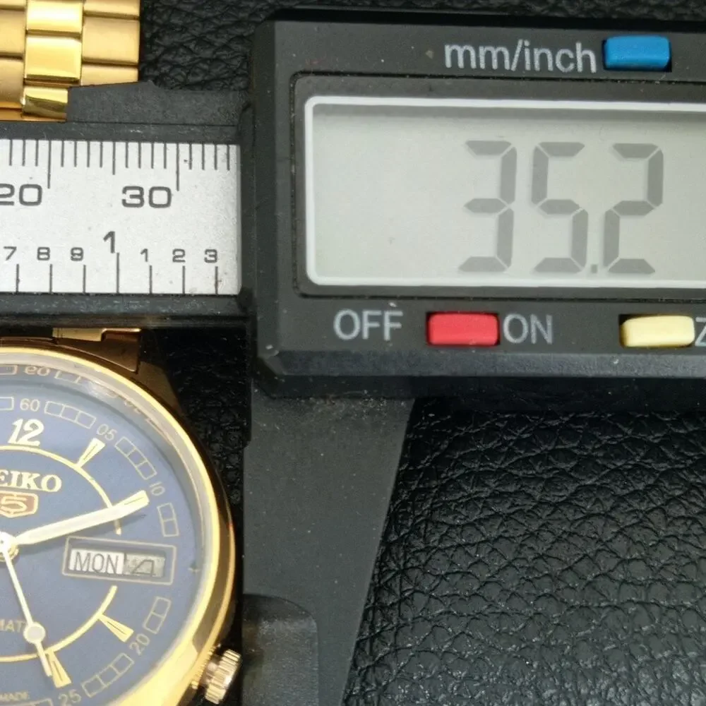 Vintage 1978 Seiko Automatic Mens Gold Watch W/daydate & Blue accents